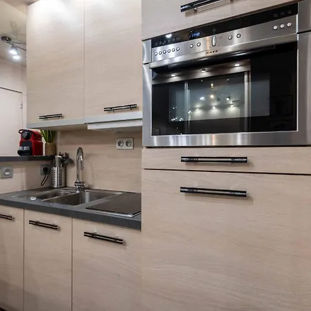 Appartement Ciel D Azur Avec Terrasse En Plein Centre Pres De La Croisette *