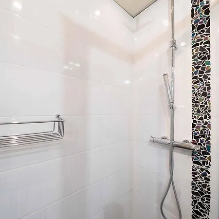 Ciel D Azur Avec Terrasse En Plein Centre Pres De La Croisette *