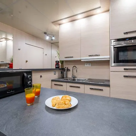 Appartement Ciel D Azur Avec Terrasse En Plein Centre Pres De La Croisette