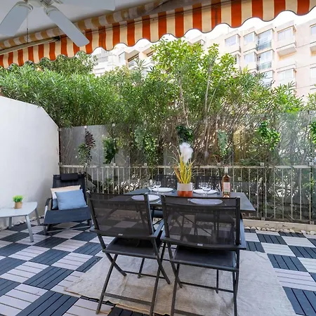 Appartement Ciel D Azur Avec Terrasse En Plein Centre Pres De La Croisette Cannes